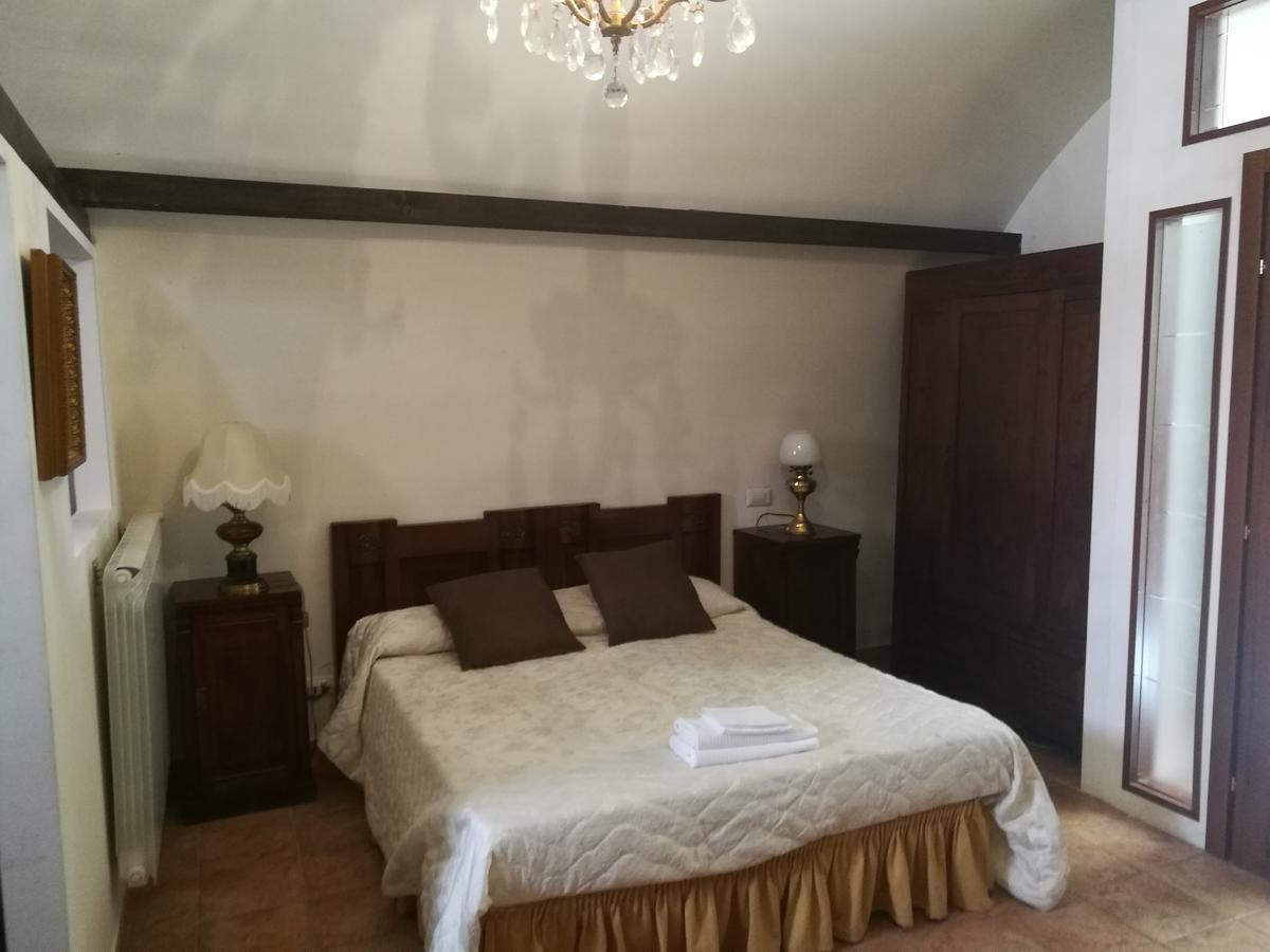 Legacy Bed & Breakfast ซุลโมนา ภายนอก รูปภาพ